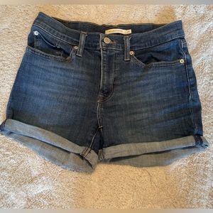 Levi Mid Length Short 27